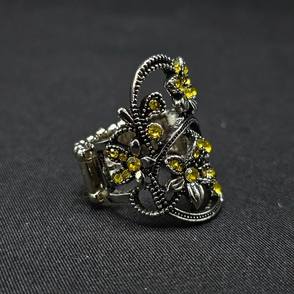 🌼'Bouquet Toss' Yellow Silver Floral Stretch Ring - Paparazzi🌼 - Picture 2 of 9